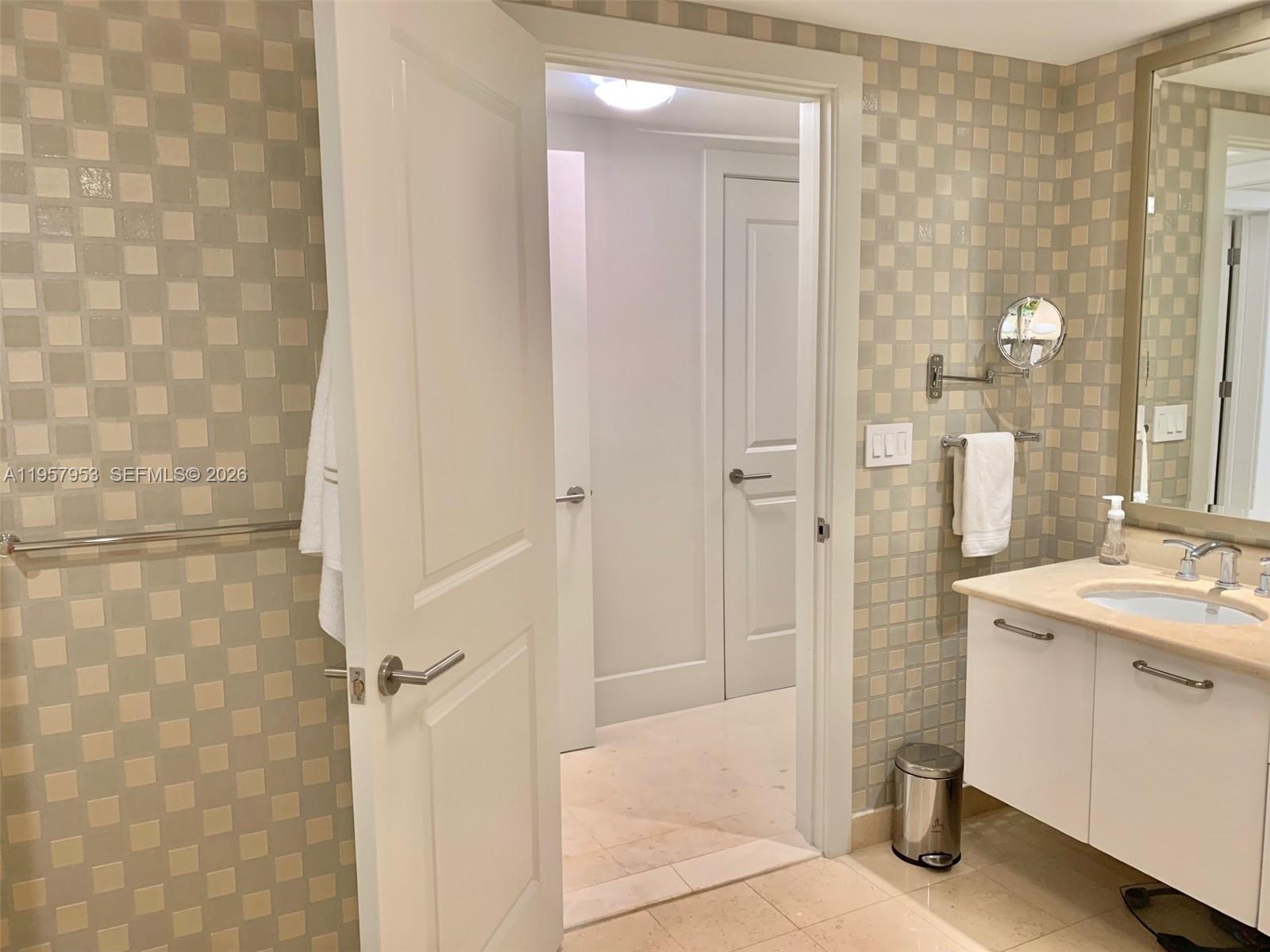 Photo of 3101 Ocean Dr  #1701, Hollywood, Florida, 33019 - 