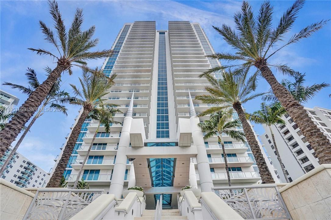 Photo of 3101 Ocean Dr  #1701, Hollywood, Florida, 33019 - 
