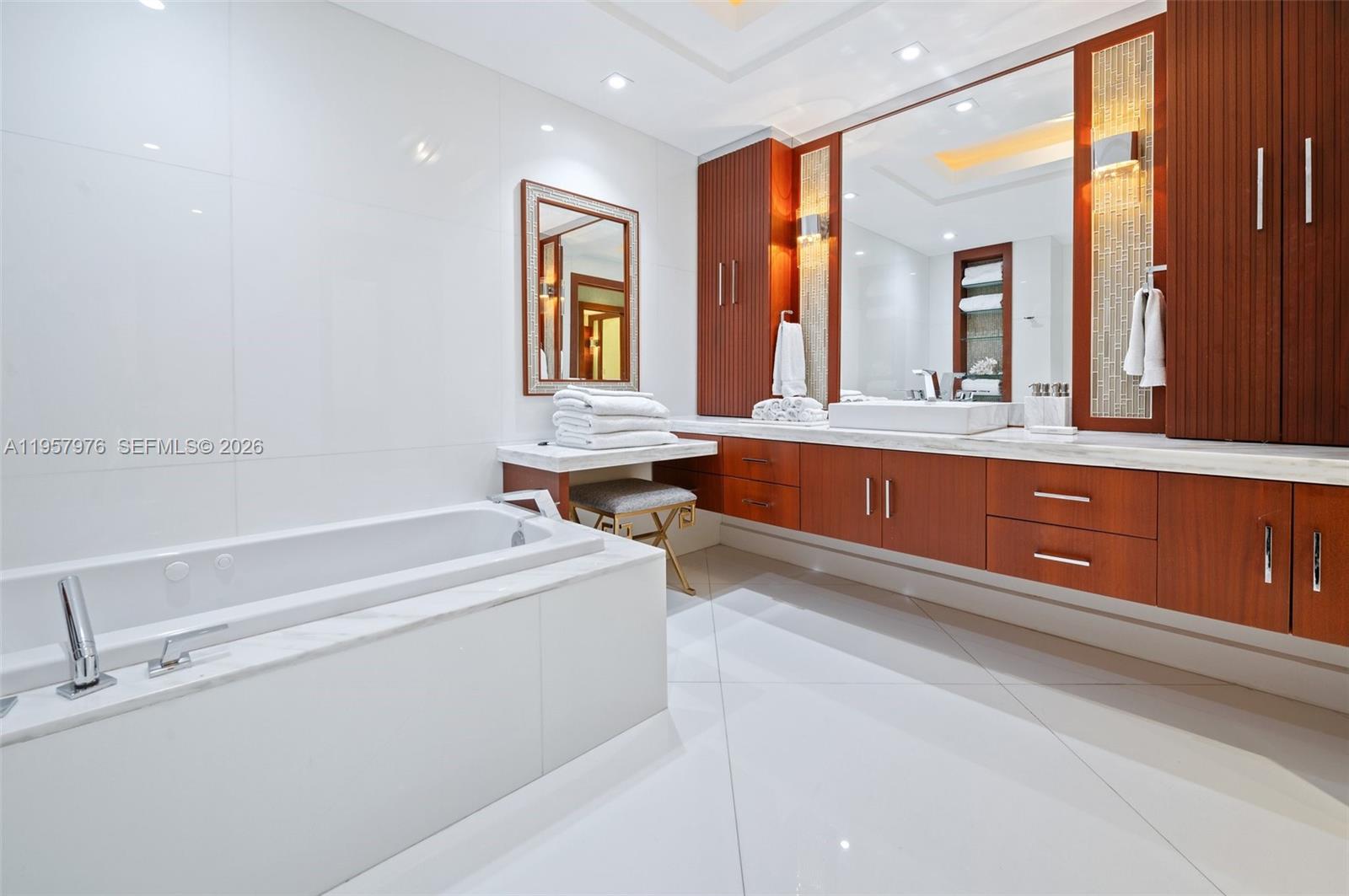 5201 3 / 4 3016 sq. ft. $ 2026-02-03 0 Photo