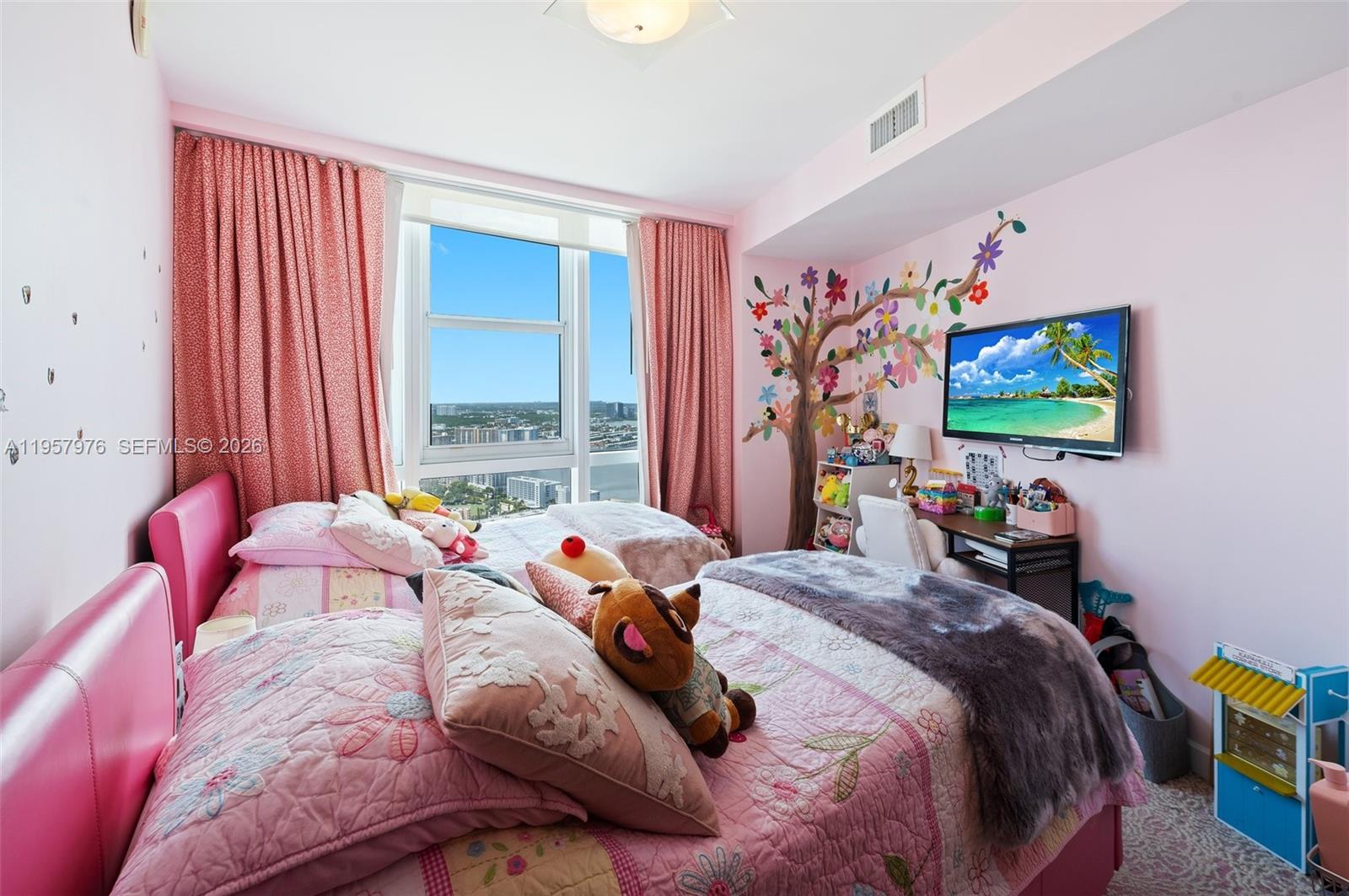 5201 3 / 4 3016 sq. ft. $ 2026-02-03 0 Photo