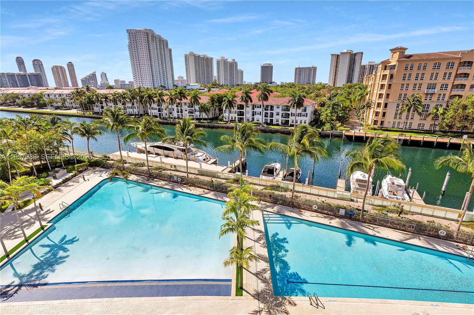 Photo of 2950 188th St  #122, Aventura, Florida, 33180 - 