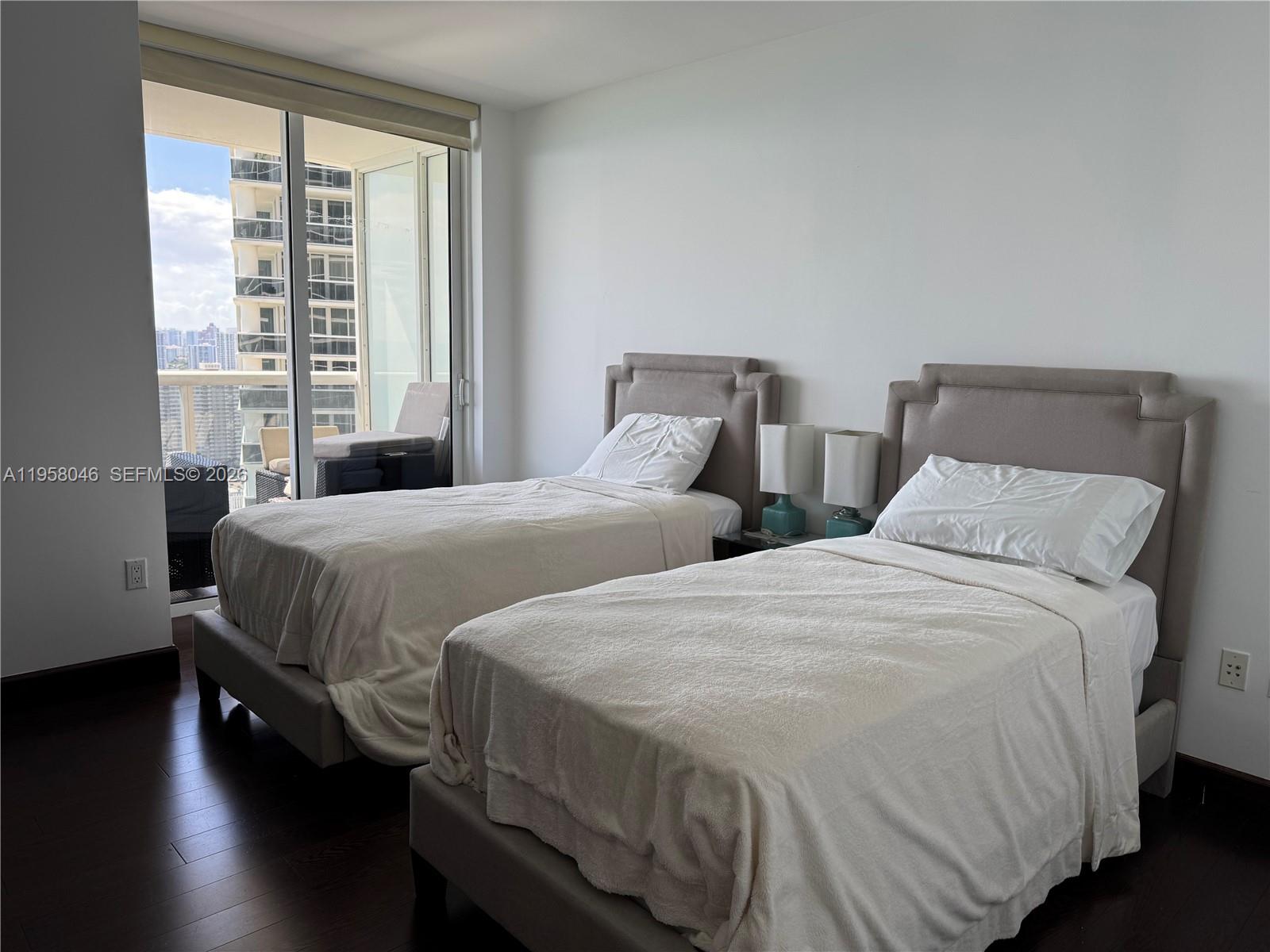 3303 2 / 3 1733 sq. ft. $ 2026-03-04 0 foto