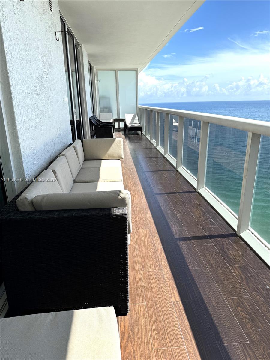 3303 2 / 3 1733 sq. ft. $ 2026-03-04 0 foto