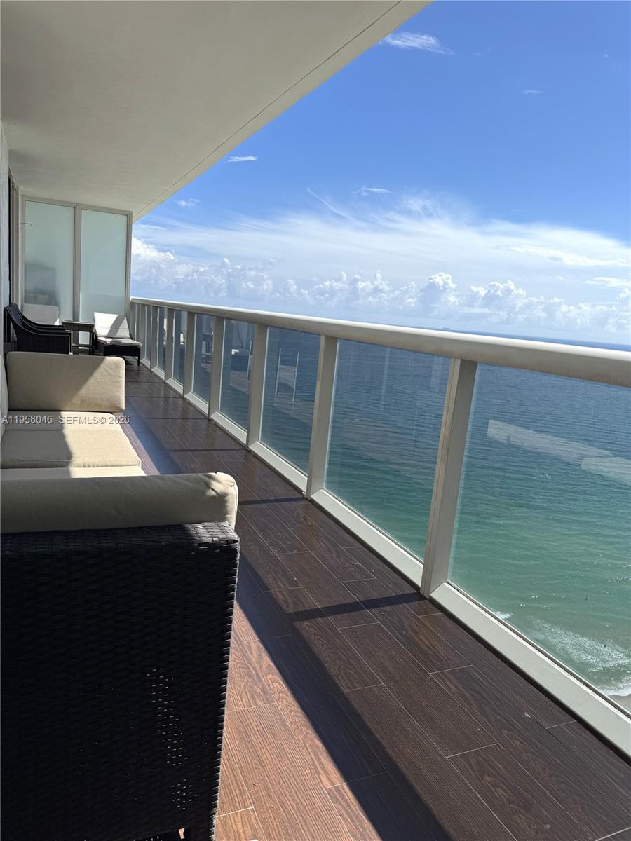 3303 2 / 3 1733 sq. ft. $ 2026-03-04 0 foto