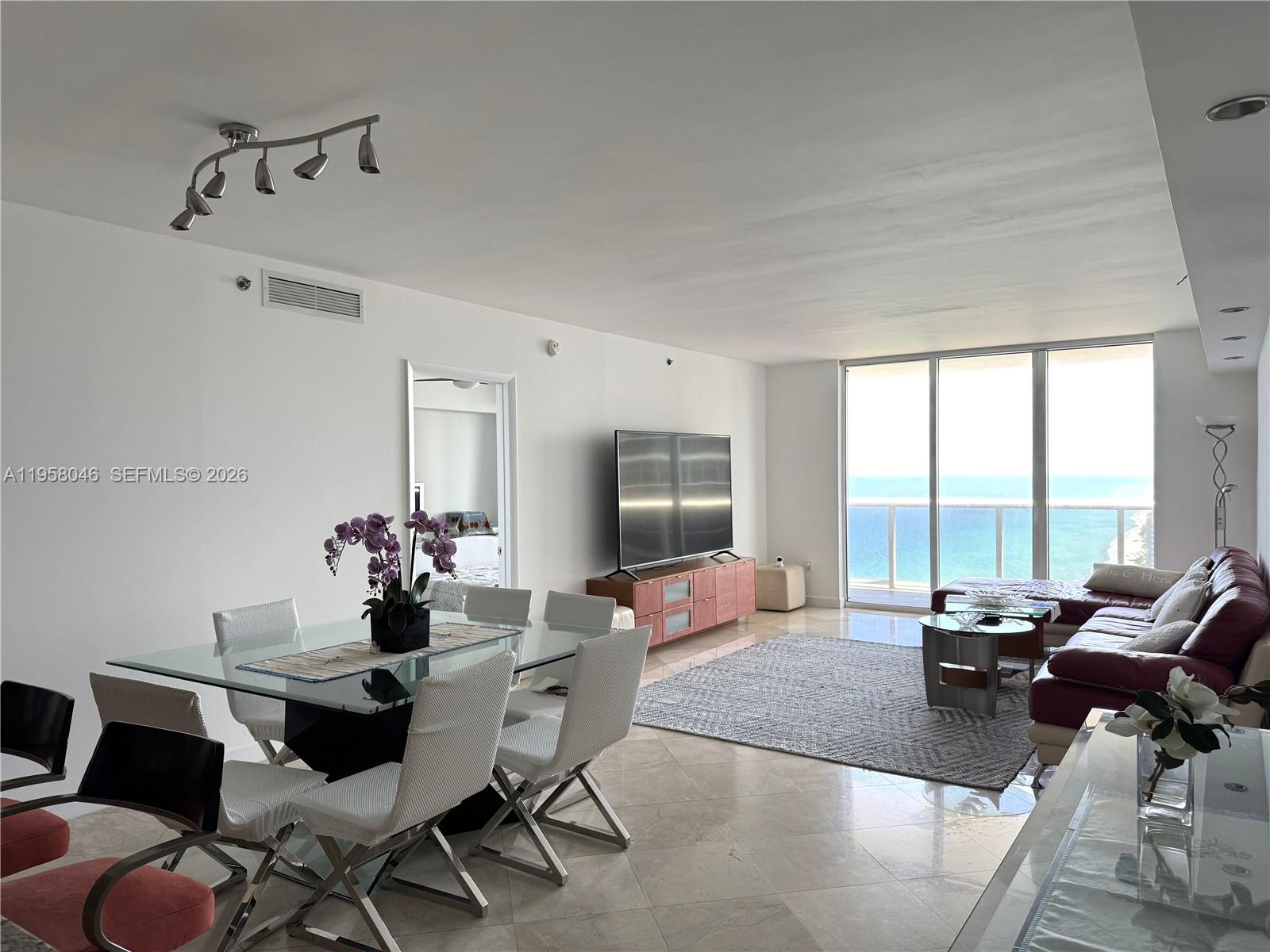 3303 2 / 3 1733 sq. ft. $ 2026-03-04 0 foto