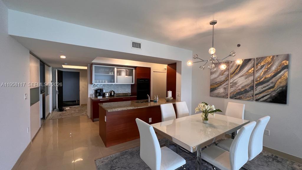 3404 3 / 3 1675 sq. ft. $ 2026-03-24 0 foto