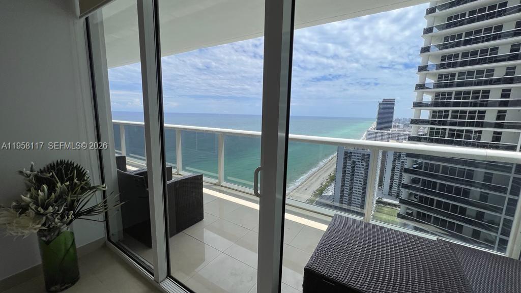 3404 3 / 3 1675 sq. ft. $ 2026-03-24 0 foto
