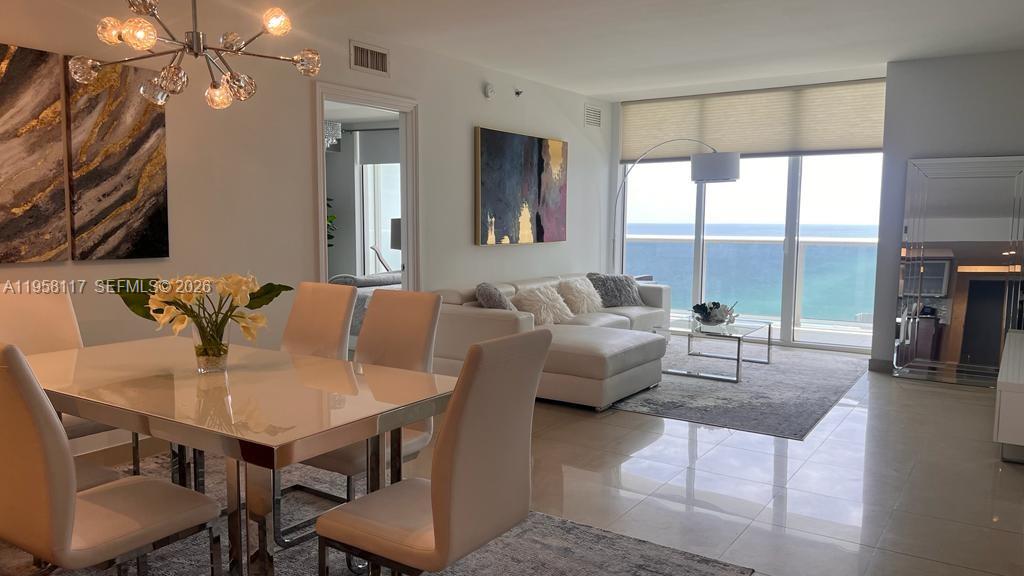 3404 3 / 3 1675 sq. ft. $ 2026-03-24 0 foto