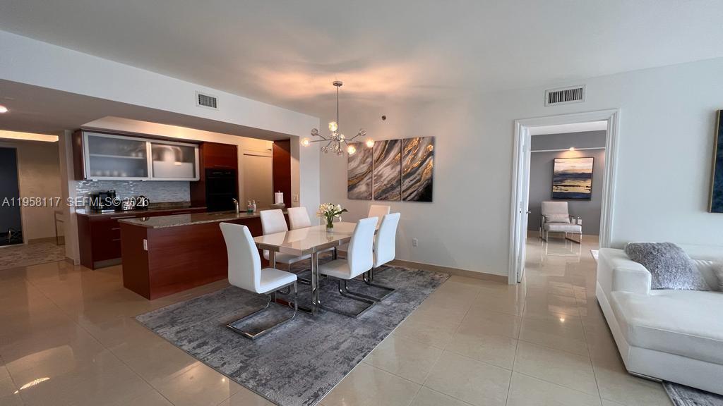3404 3 / 3 1675 sq. ft. $ 2026-03-24 0 foto