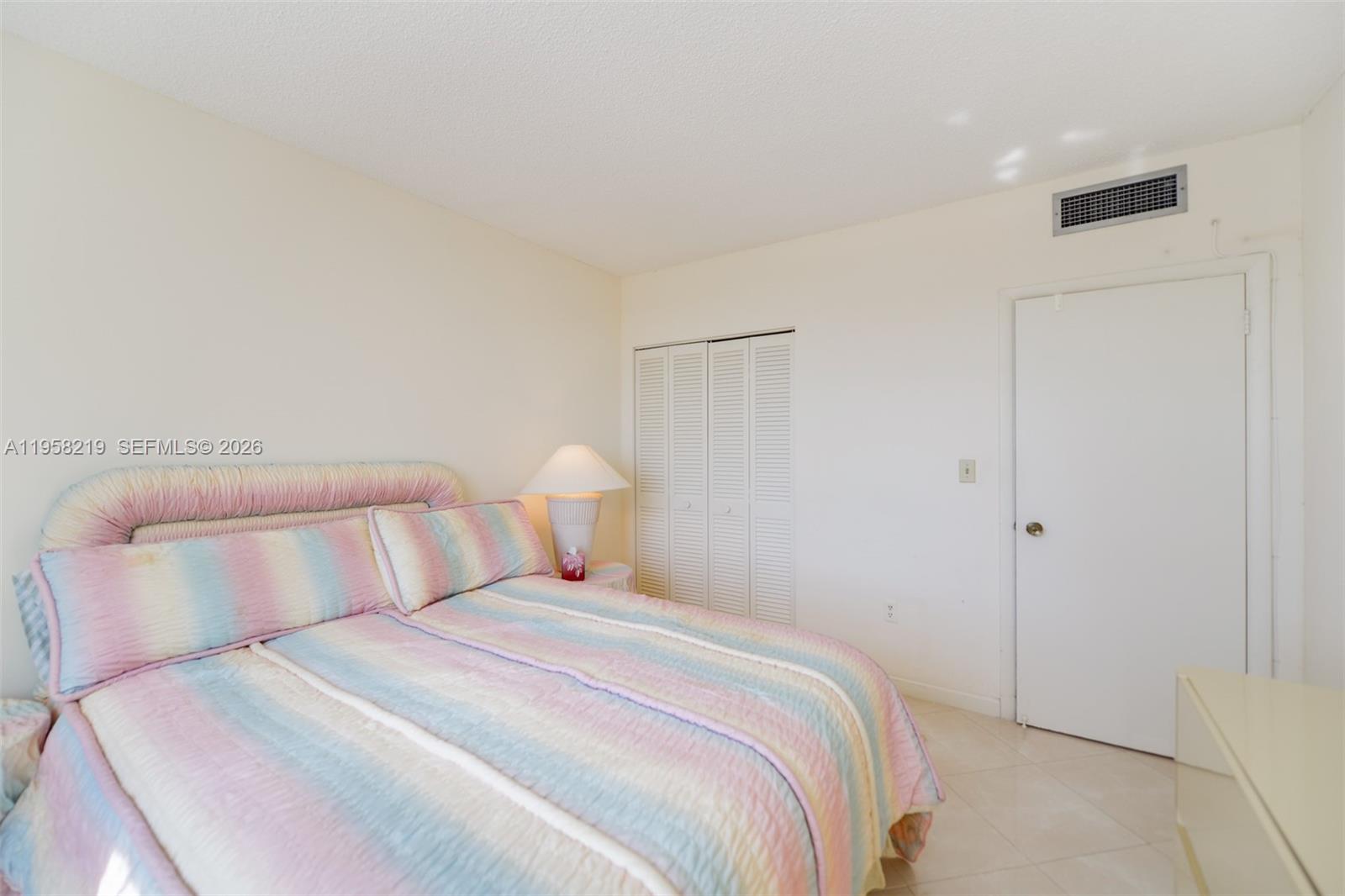 See details 12R 2 / 2 1275 sq. ft. $ 2026-02-03 0 Photo