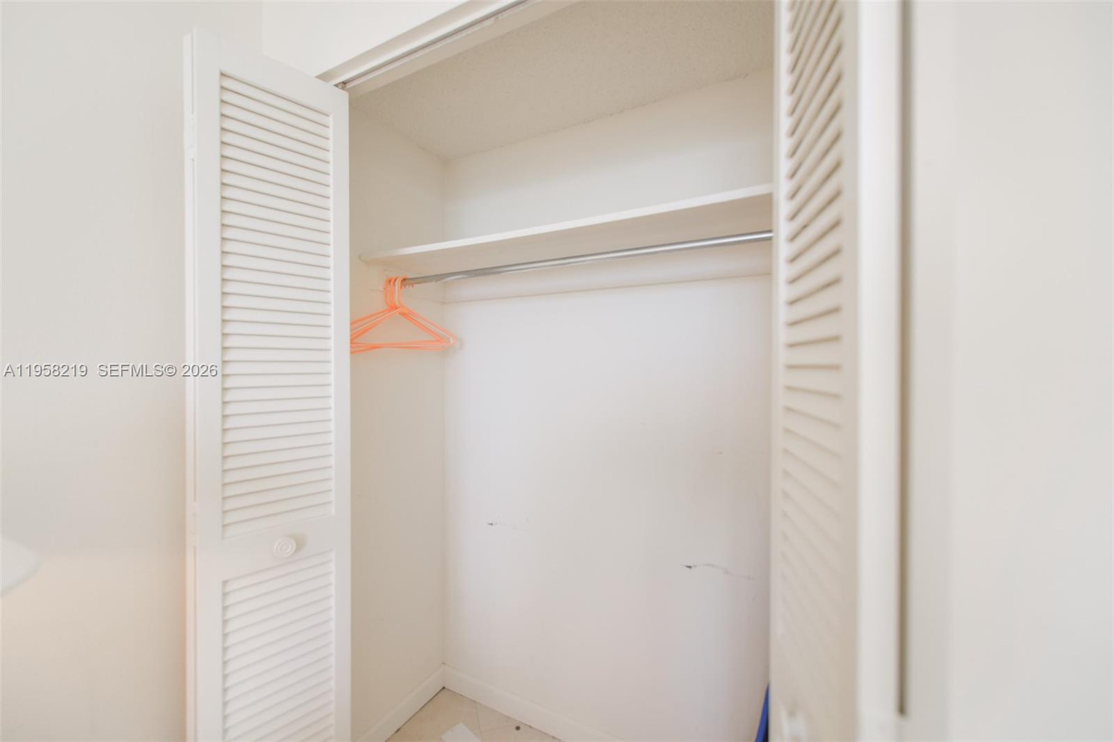 See details 12R 2 / 2 1275 sq. ft. $ 2026-02-03 0 Photo