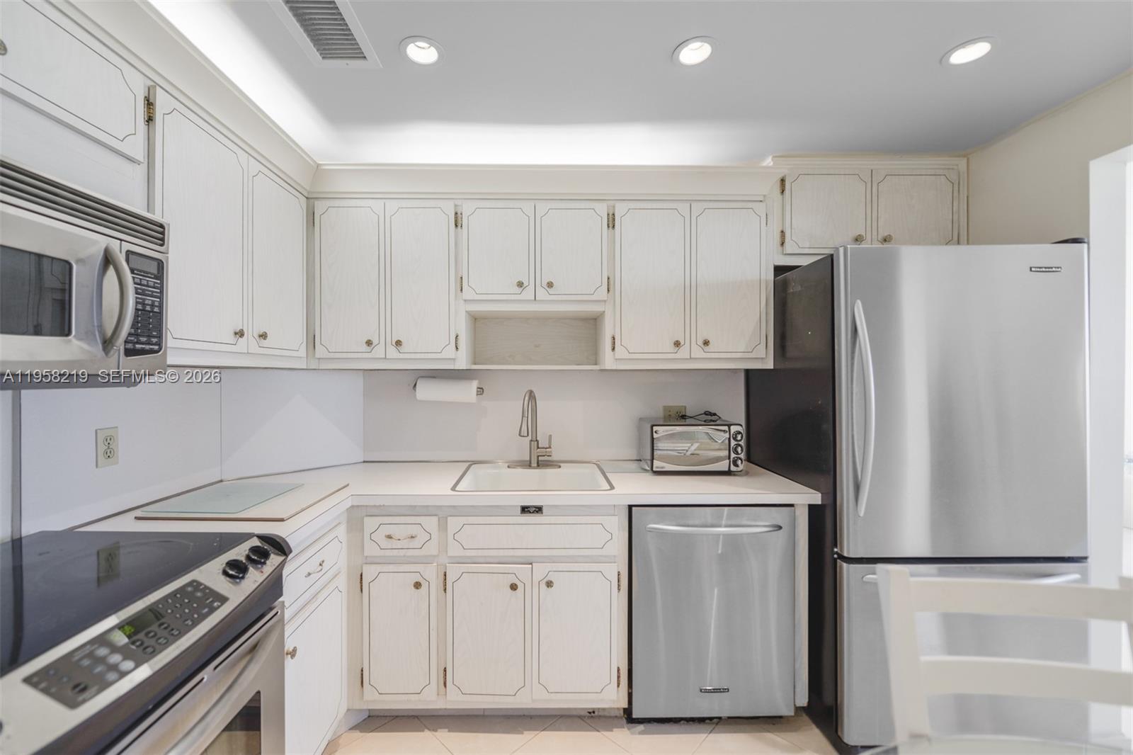 See details 12R 2 / 2 1275 sq. ft. $ 2026-02-03 0 Photo