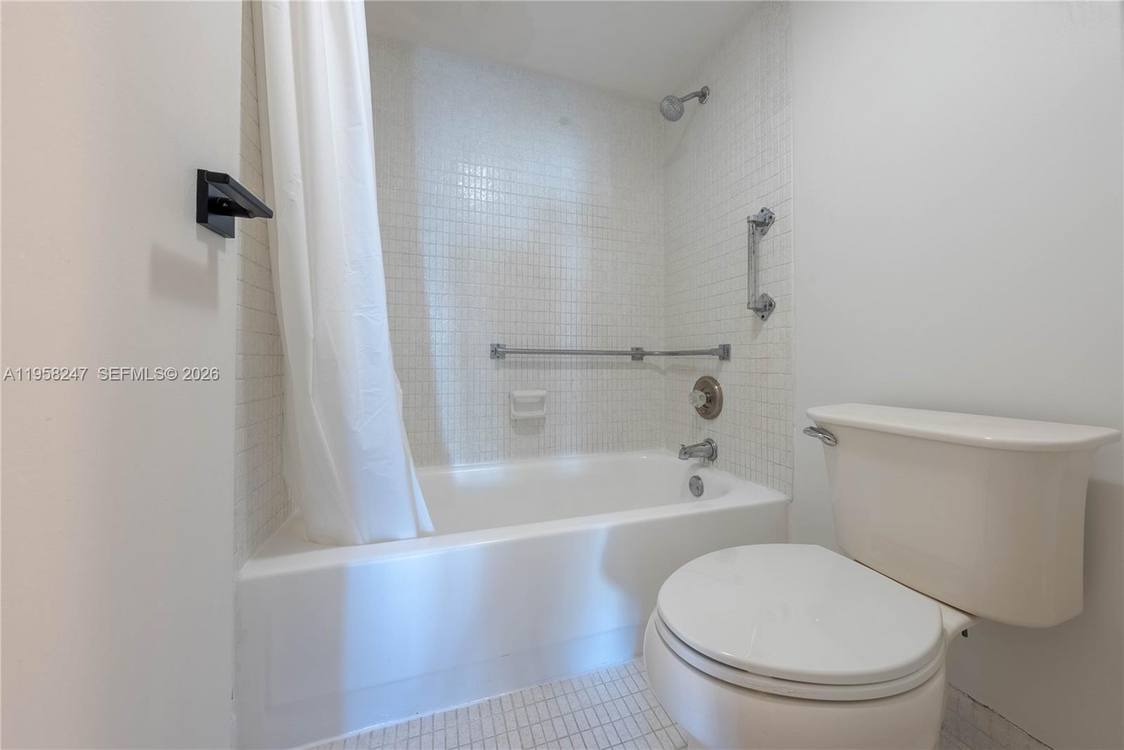 Photo of 3675 Country Club Dr  #201, Aventura, Florida, 33180 - 