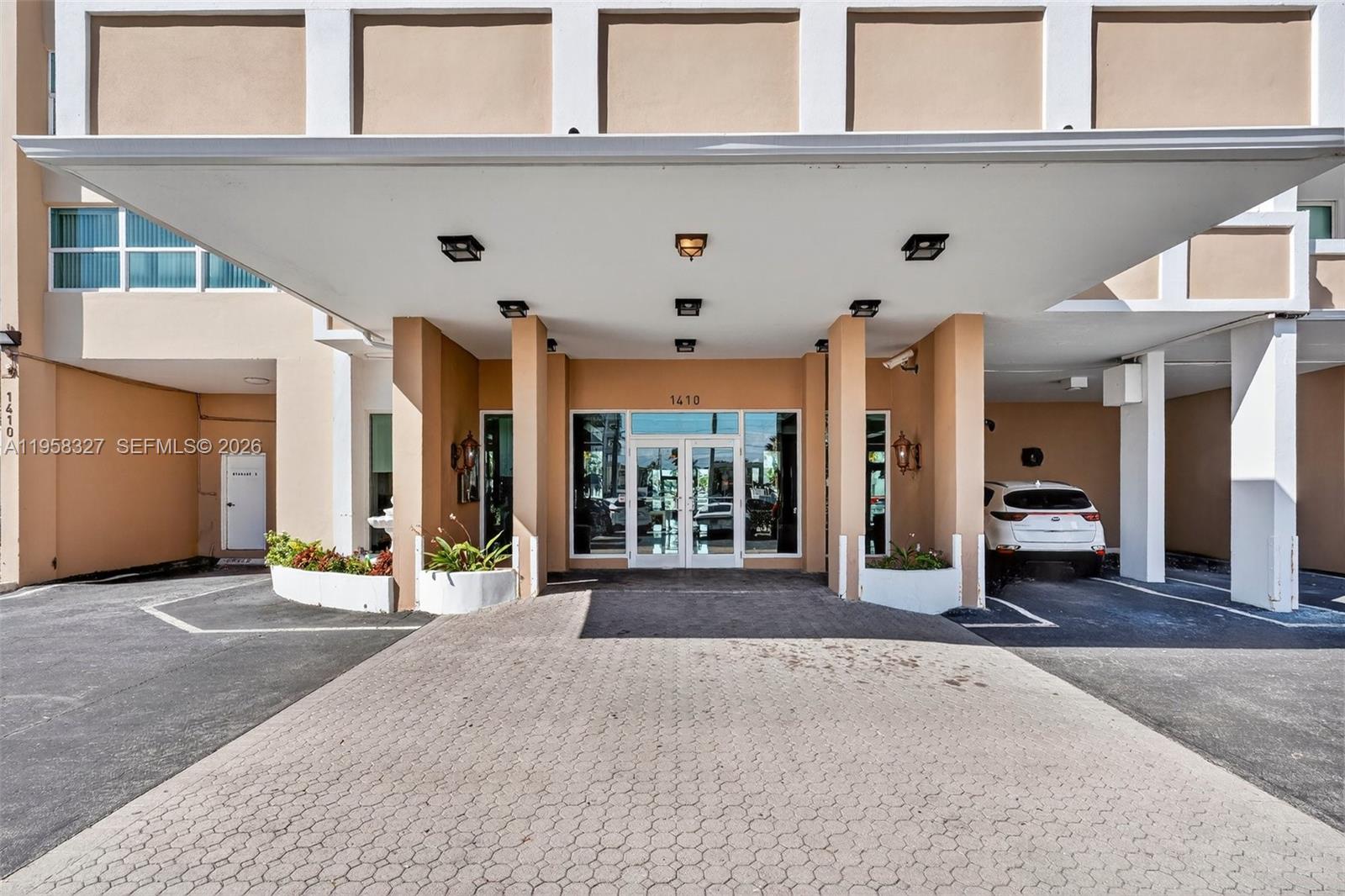 Photo of 1410 Ocean Dr  #808, Hollywood, Florida, 33019 - 