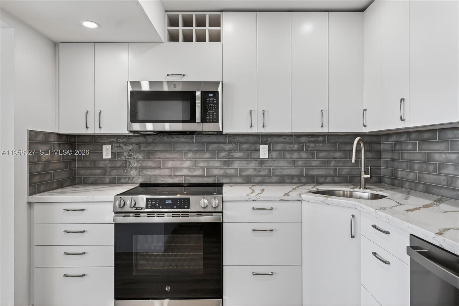 Photo of 1410 Ocean Dr  #808, Hollywood, Florida, 33019 - 