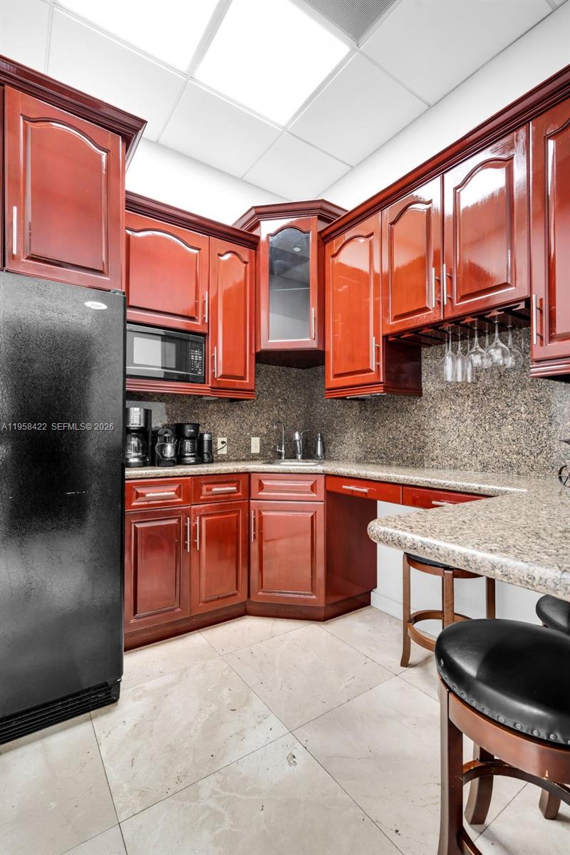 1007  /   кв.футов $ 2026-02-03 0 Фото