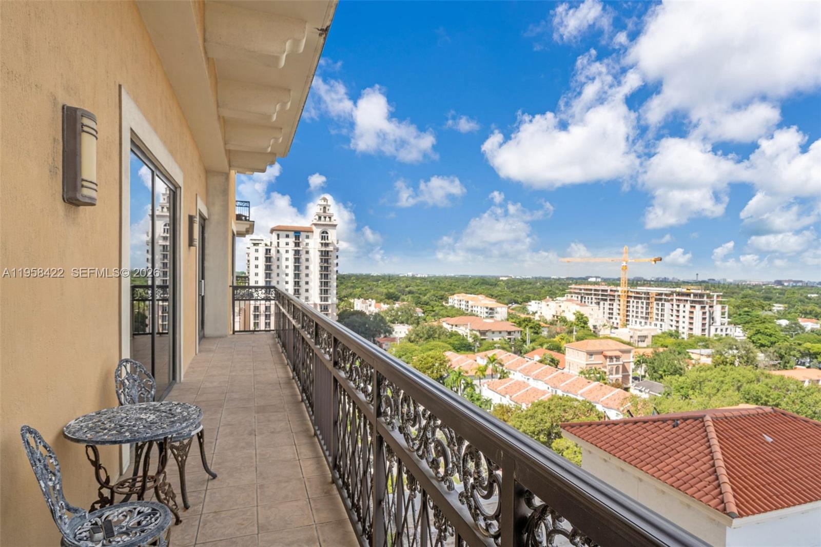 1007  /   кв.футов $ 2026-02-03 0 Фото