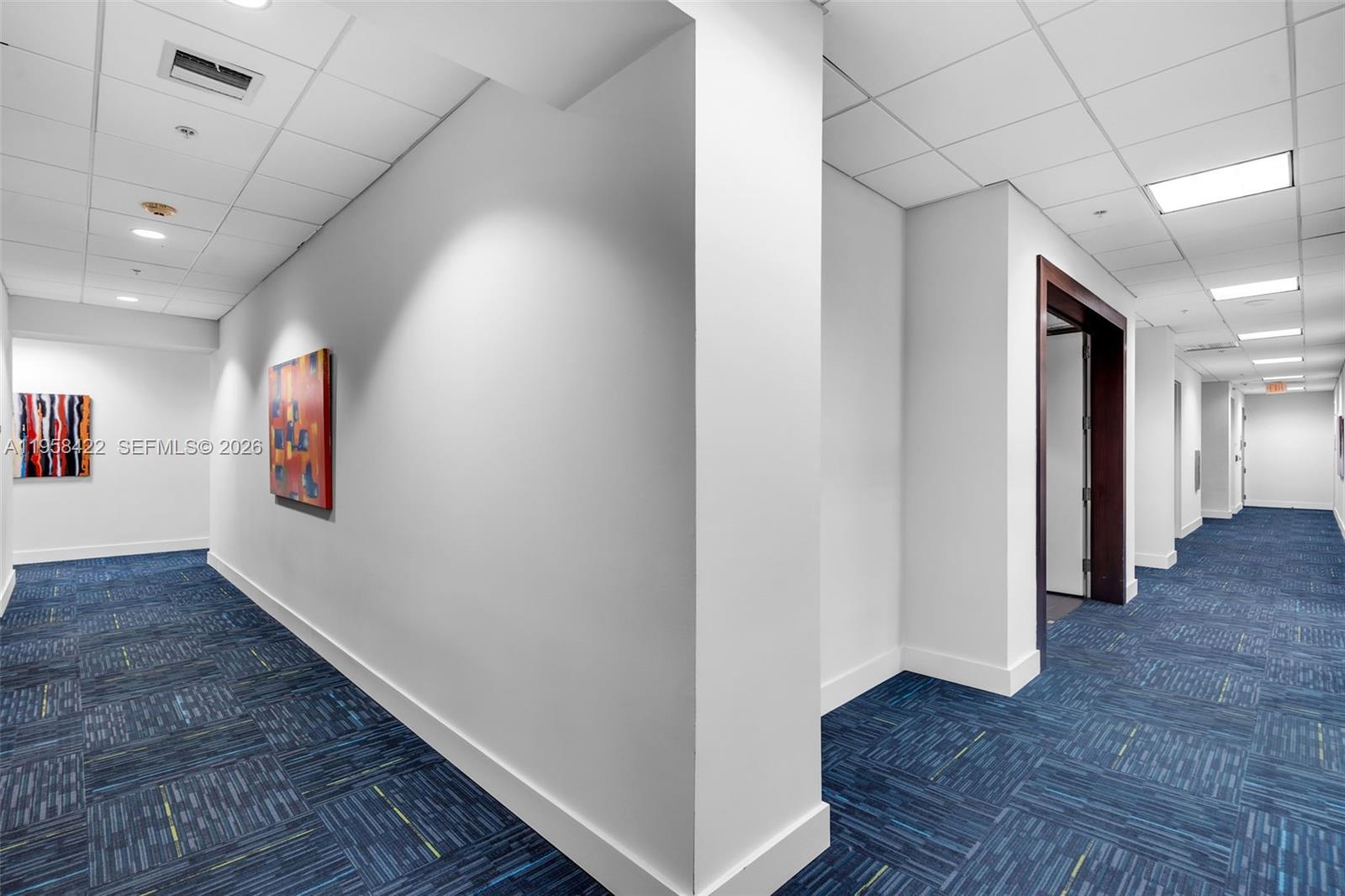 1007  /   кв.футов $ 2026-02-03 0 Фото