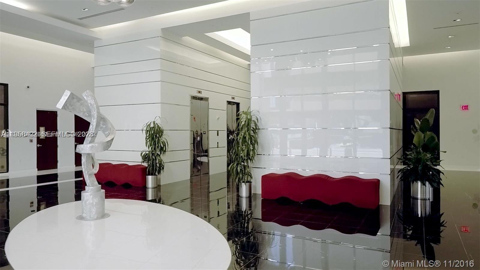 1007  /   кв.футов $ 2026-02-03 0 Фото