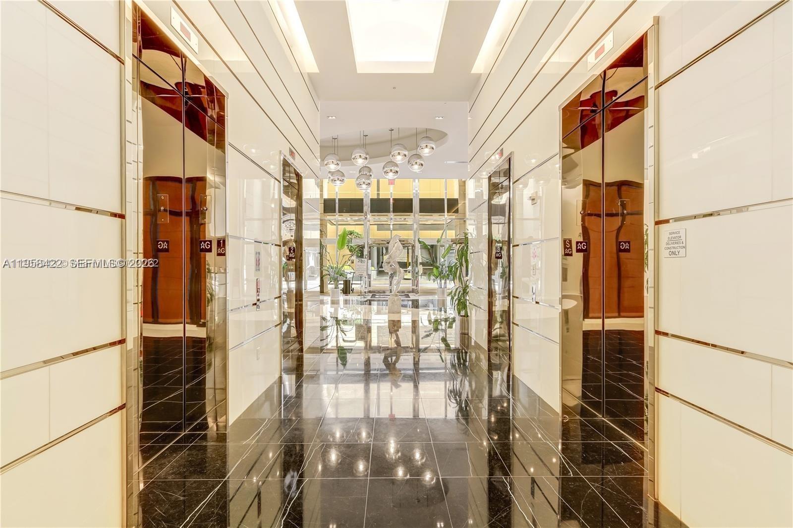 1007  /   кв.футов $ 2026-02-03 0 Фото