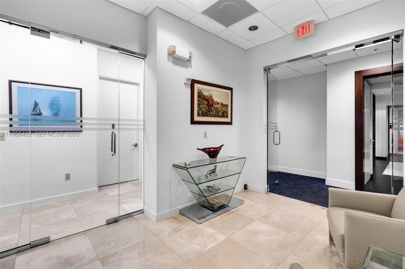 1007  /   кв.футов $ 2026-02-03 0 Фото