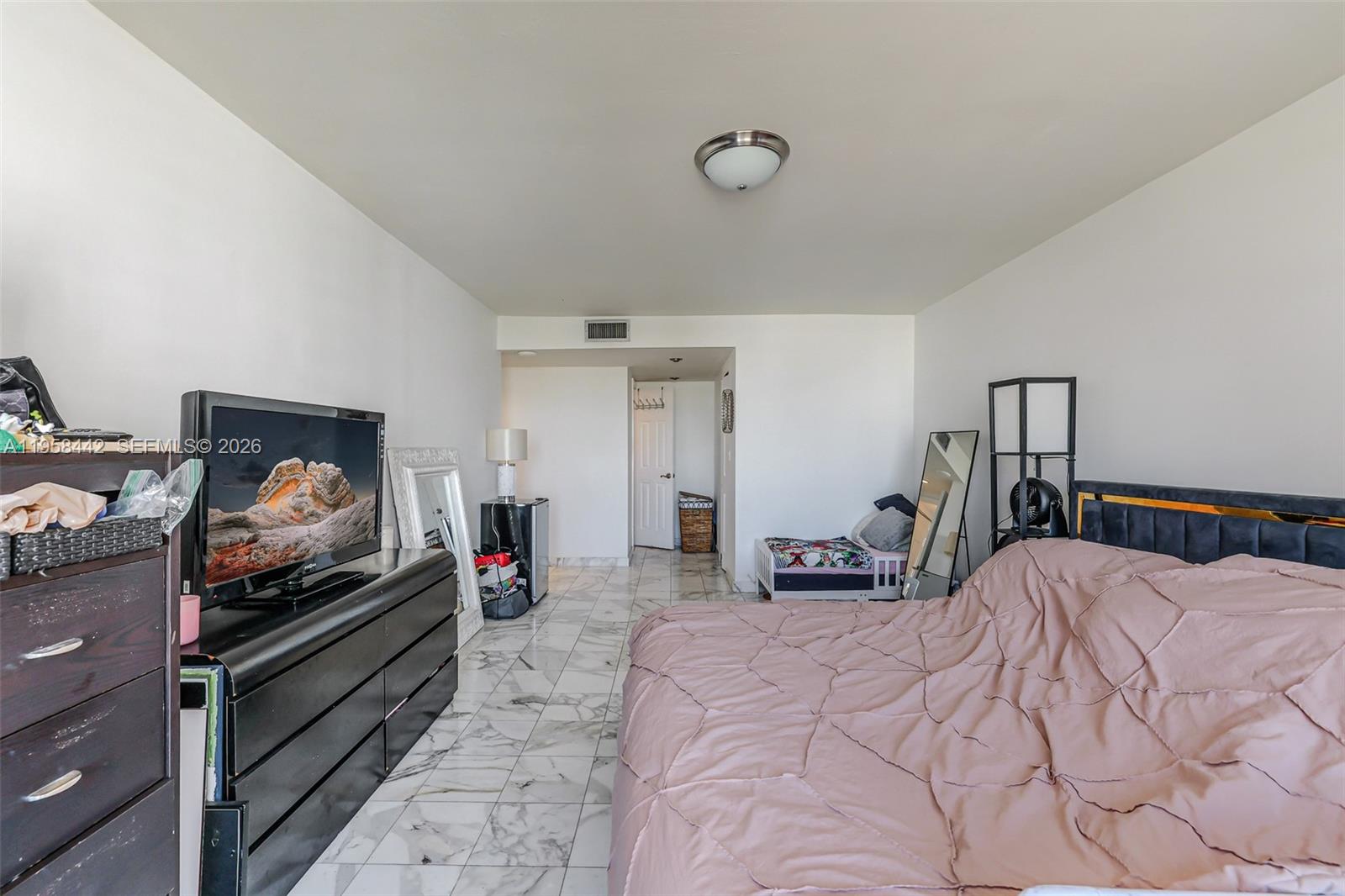 1404 2 / 2 1552 sq. ft. $ 2026-02-03 0 Photo