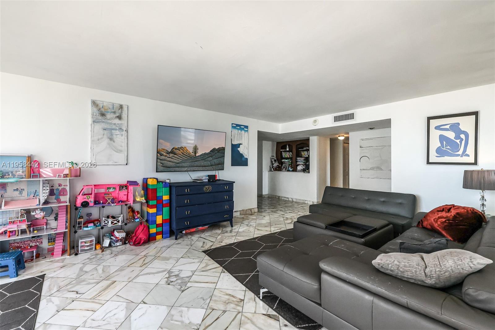 1404 2 / 2 1552 sq. ft. $ 2026-02-03 0 Photo