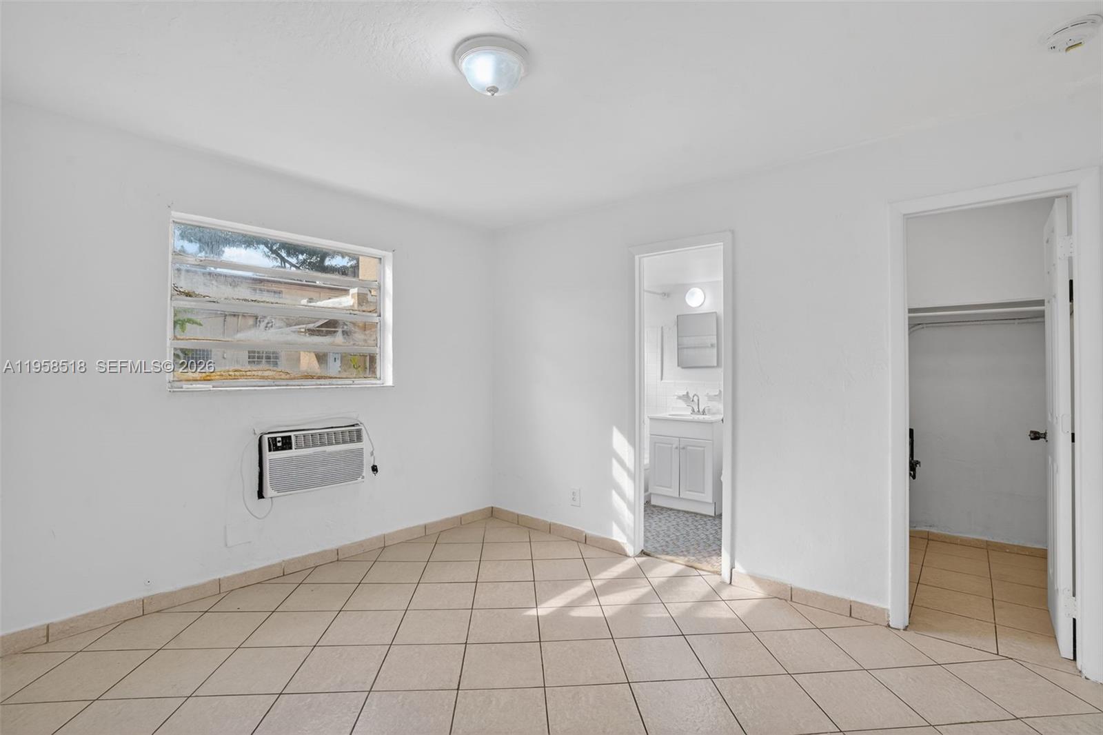   /  4952 кв.футов $ 2026-02-04 0 Фото