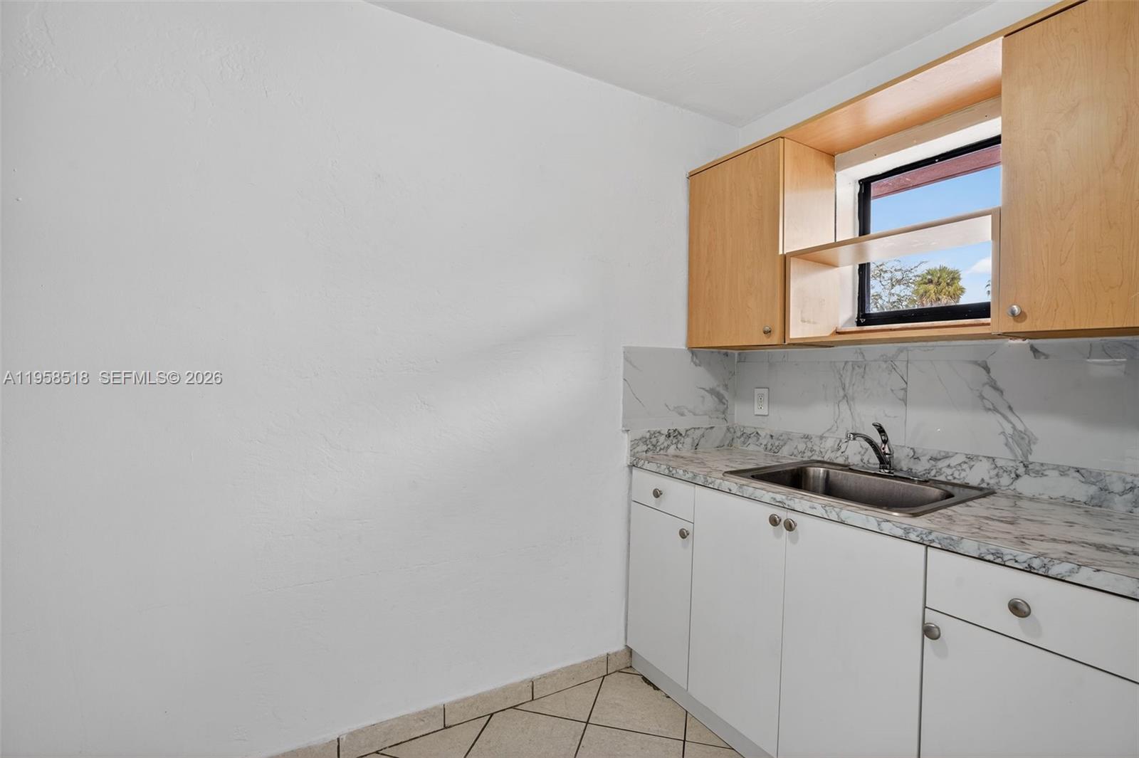   /  4952 кв.футов $ 2026-02-04 0 Фото