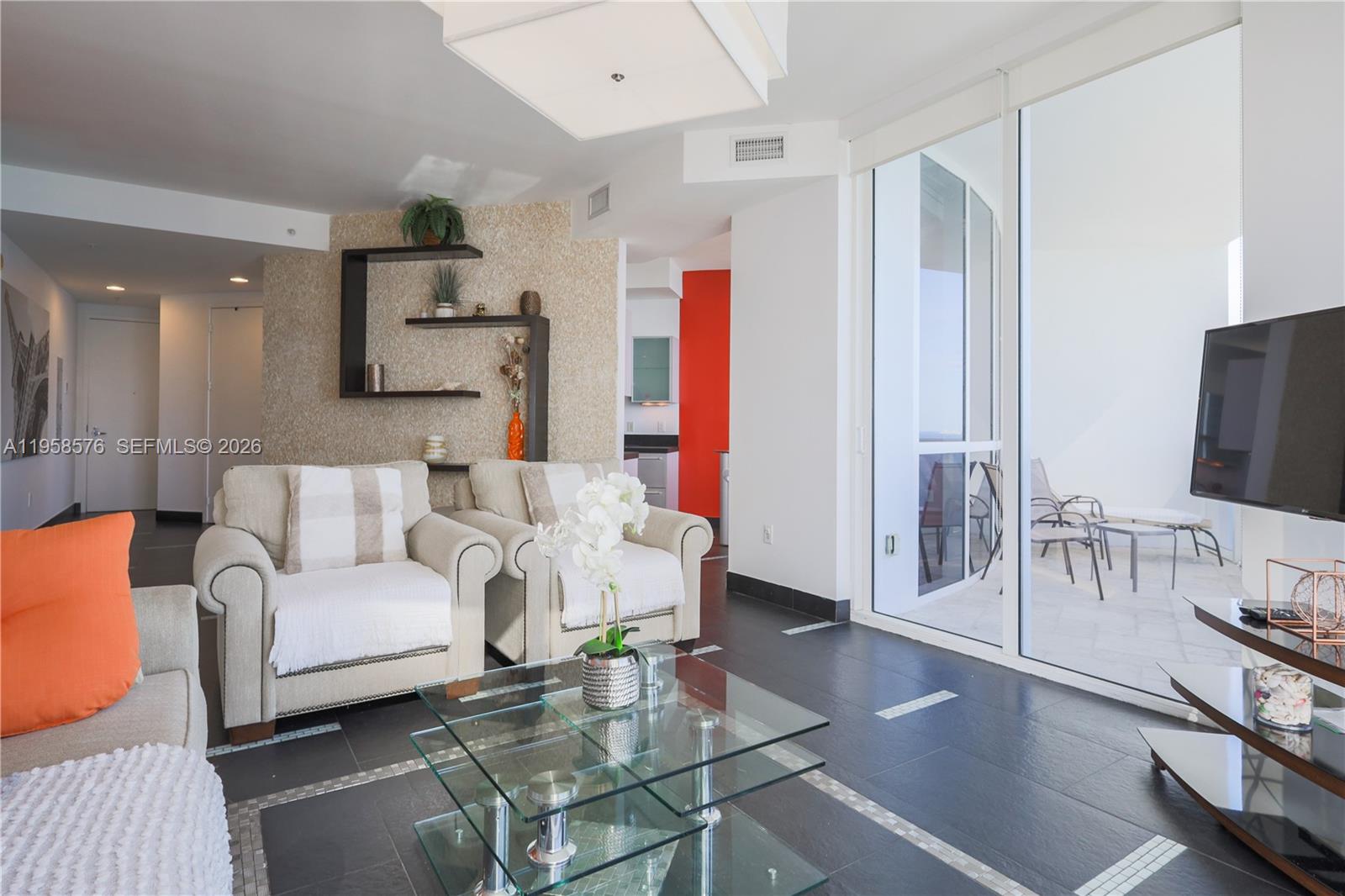 3709A 2 / 2 1324 кв.футов $ 2026-02-04 0 Фото