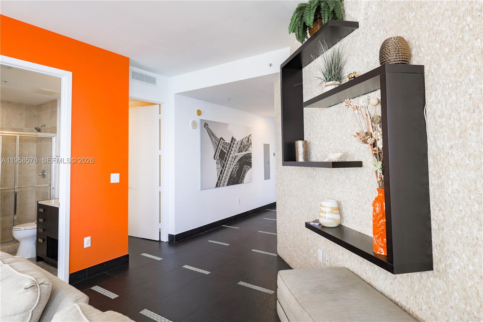 3709A 2 / 2 1324 кв.футов $ 2026-02-04 0 Фото