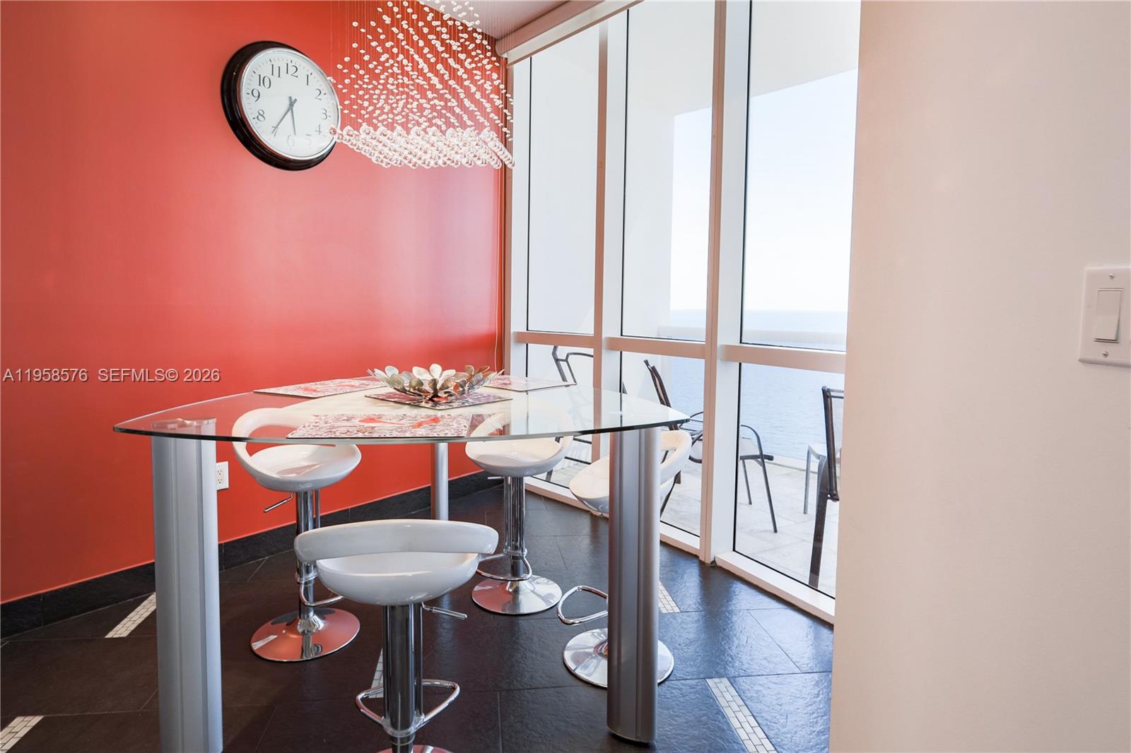 3709A 2 / 2 1324 кв.футов $ 2026-02-04 0 Фото