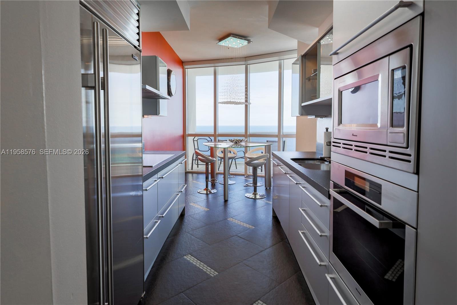 3709A 2 / 2 1324 кв.футов $ 2026-02-04 0 Фото