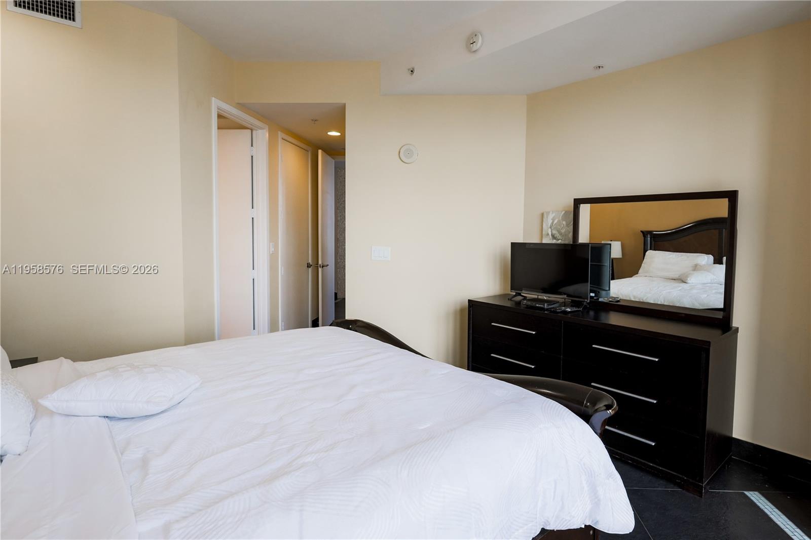 3709A 2 / 2 1324 кв.футов $ 2026-02-04 0 Фото