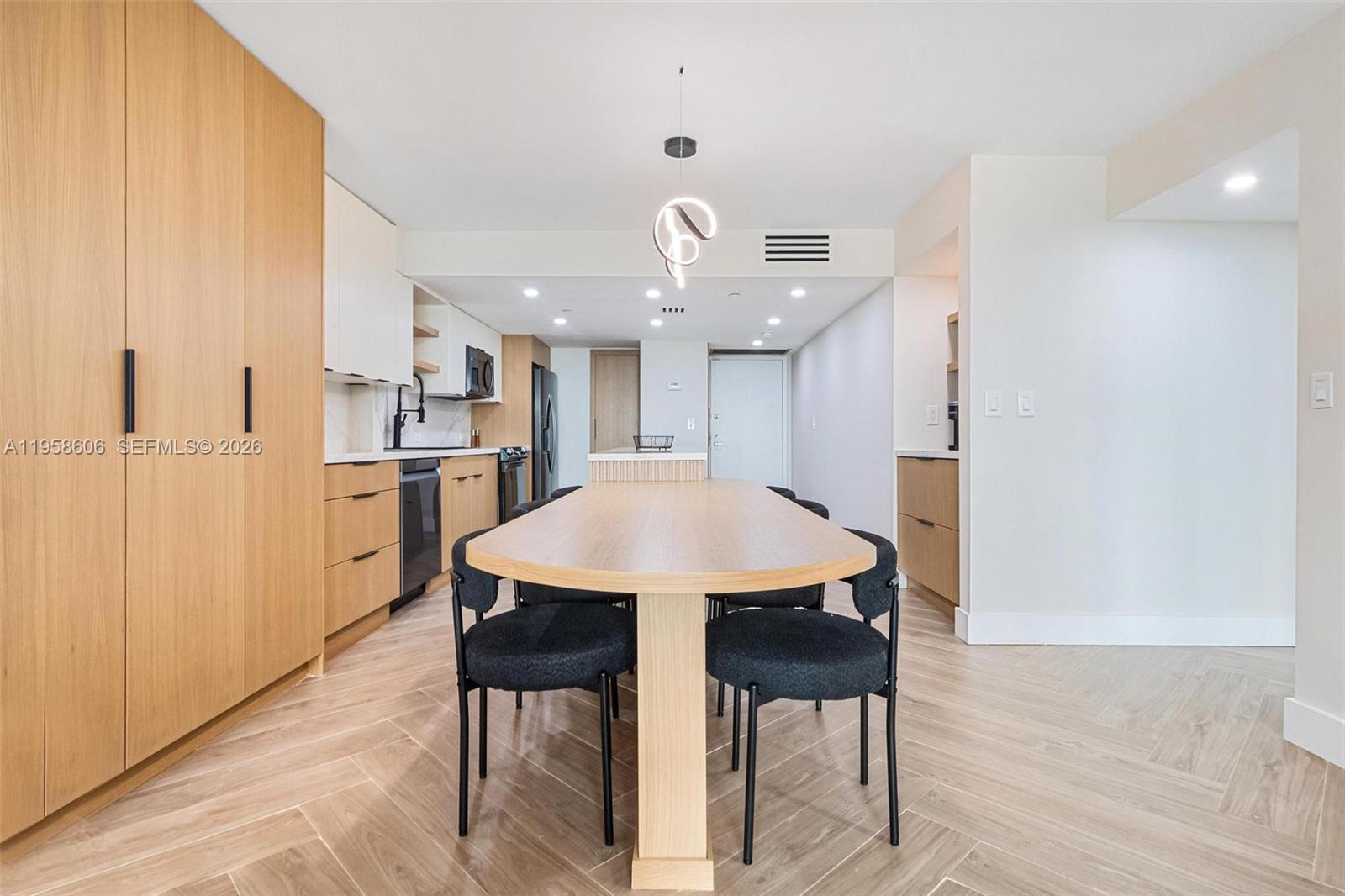 A-3755 2 / 2 1509 sq. ft. $ 2026-02-04 0 foto