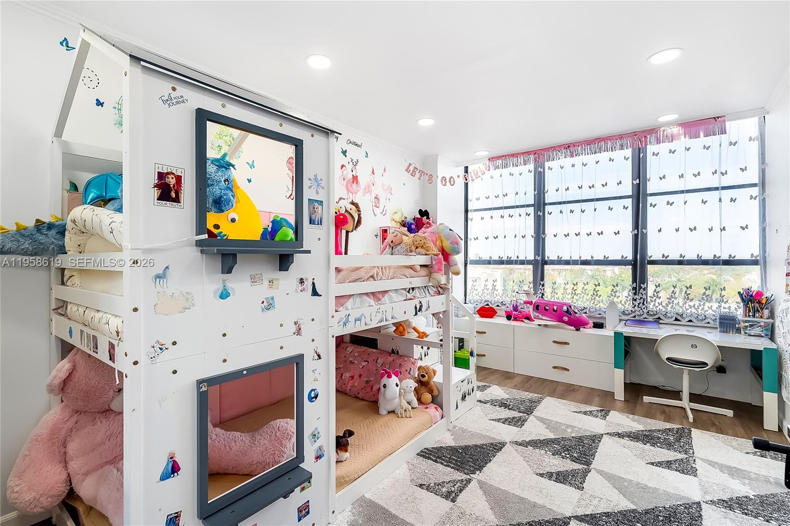 Photo of 600 Three Islands Blvd  #604, Hallandale Beach, Florida, 33009 - 