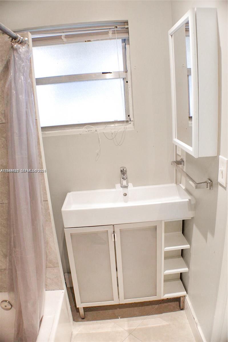   /  1942 sq. ft. $ 2026-02-04 0 Photo