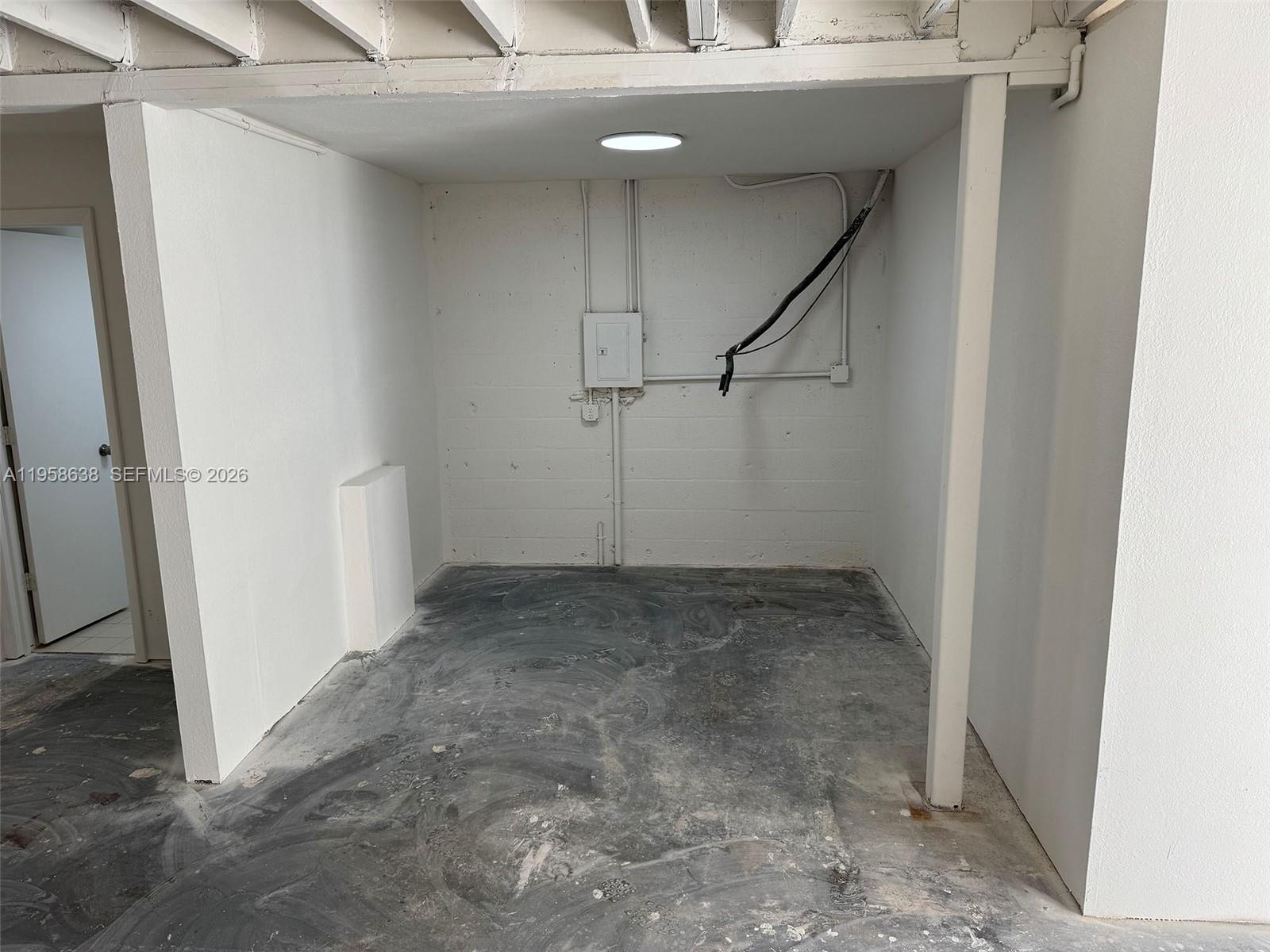 14  /   sq. ft. $ 2026-04-12 0 Photo