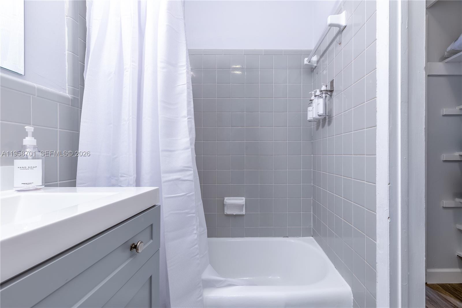 1-7  /   sq. ft. $ 2026-02-04 0 Photo