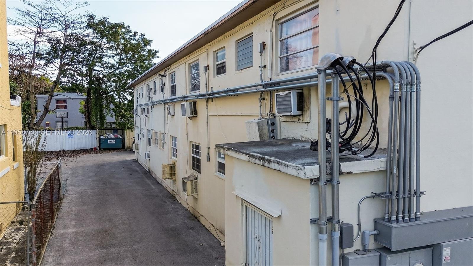   /  4928 кв.футов $ 2026-02-04 0 Фото