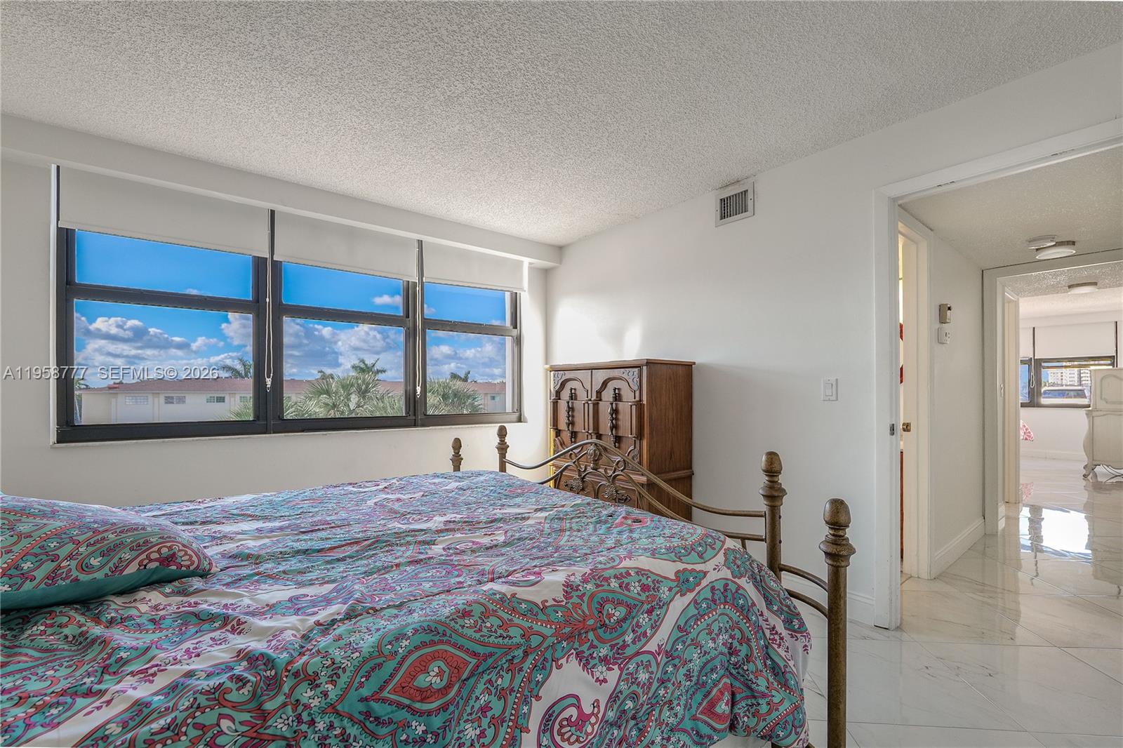 Photo of 2401 Ocean Dr  #305, Hollywood, Florida, 33019 - 