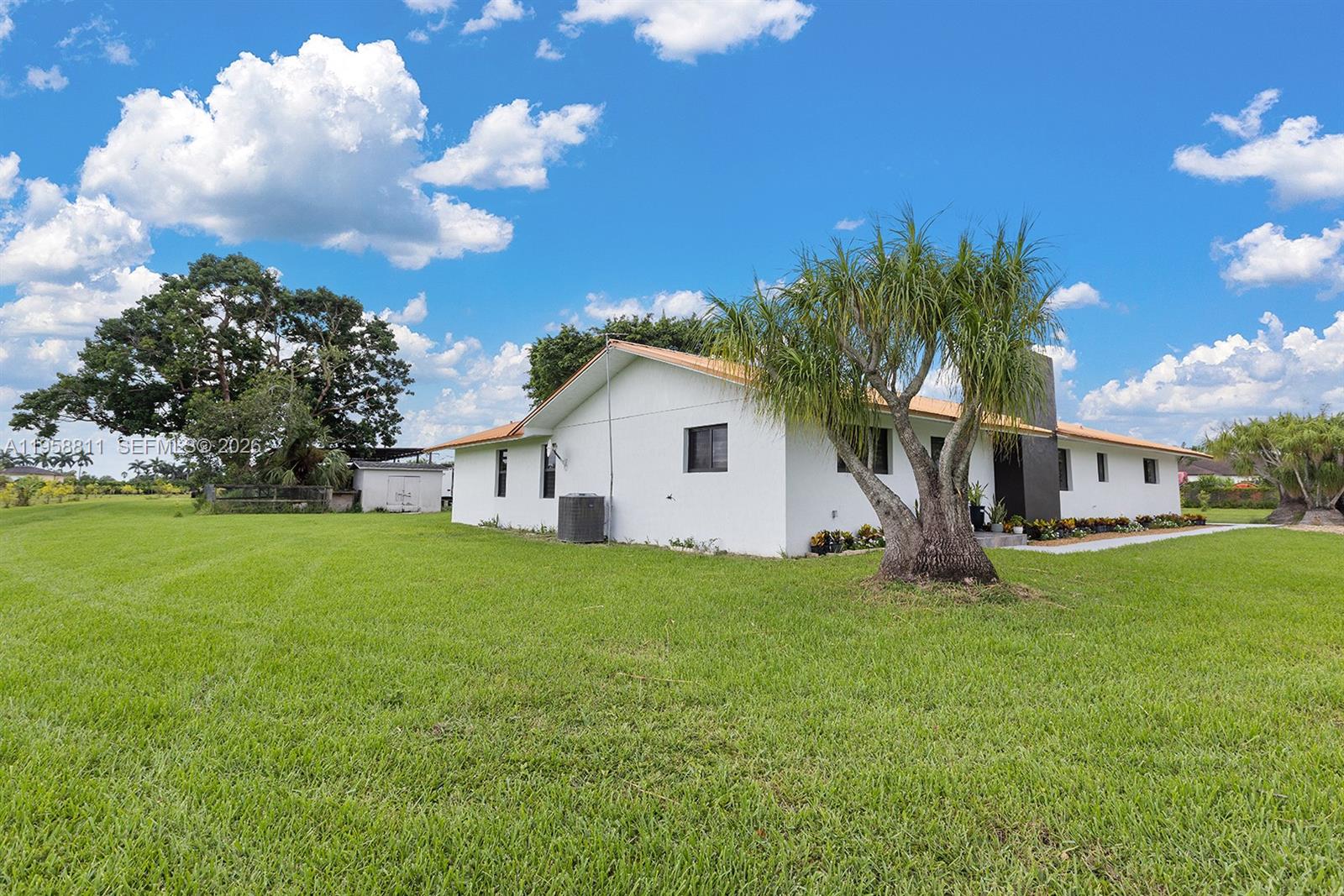 See details / sq. ft. $ 2026-02-04 0 Photo