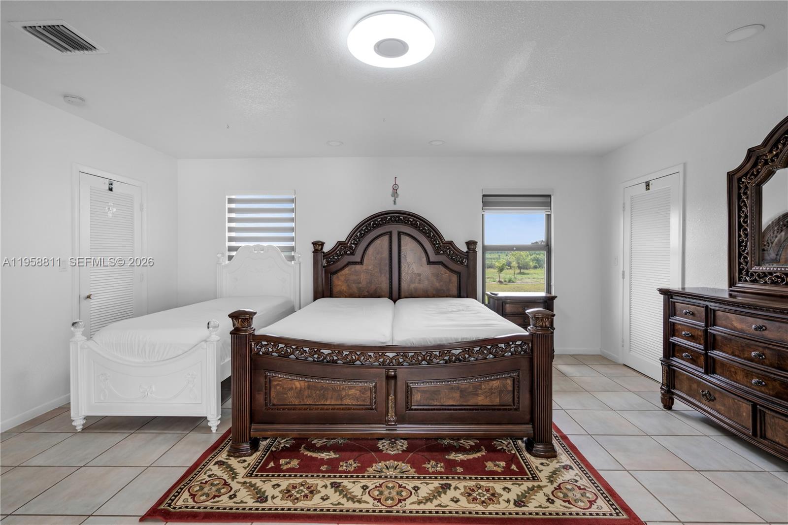 See details / sq. ft. $ 2026-02-04 0 Photo