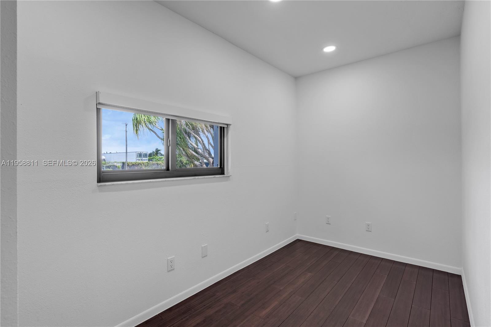 See details / sq. ft. $ 2026-02-04 0 Photo