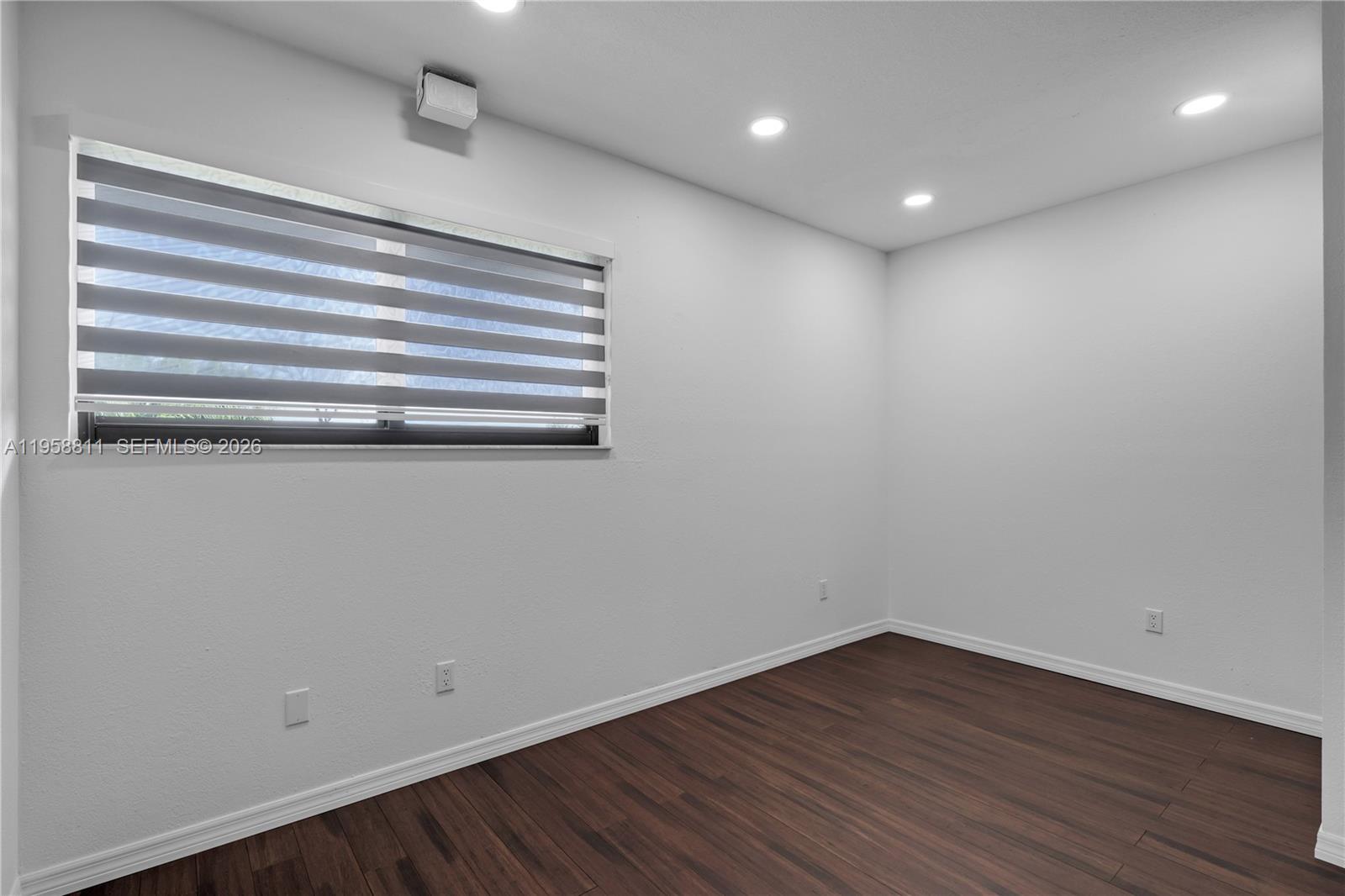 See details / sq. ft. $ 2026-02-04 0 Photo