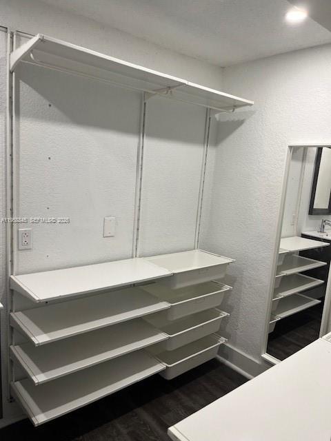   /  3345 кв.футов $ 2026-02-04 0 Фото