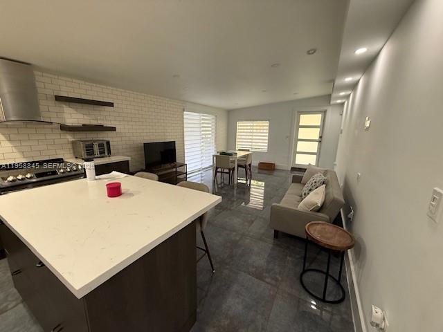   /  3345 кв.футов $ 2026-02-04 0 Фото