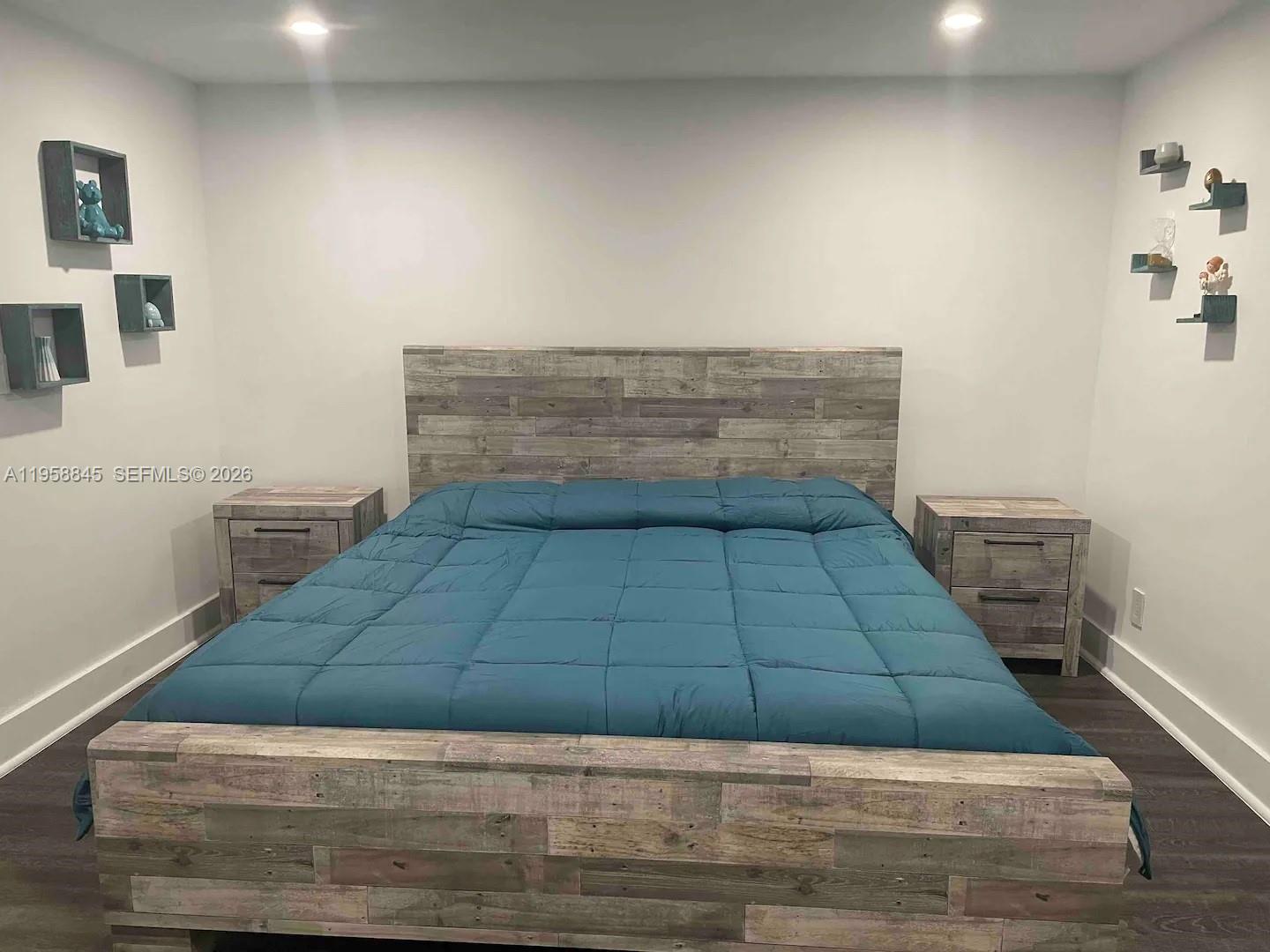   /  3345 кв.футов $ 2026-02-04 0 Фото