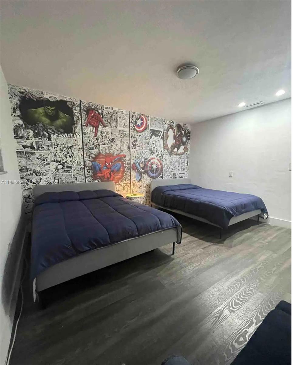   /  3345 кв.футов $ 2026-02-04 0 Фото