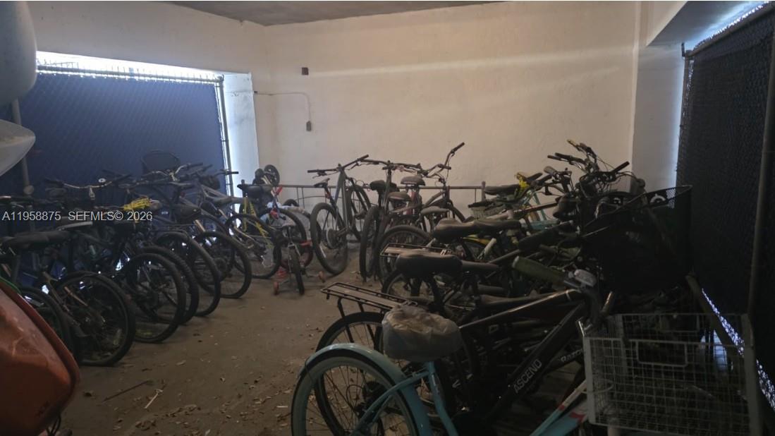 Photo of 3500 Mystic Pointe Dr  #2905, Aventura, Florida, 33180 - Jacuzzi